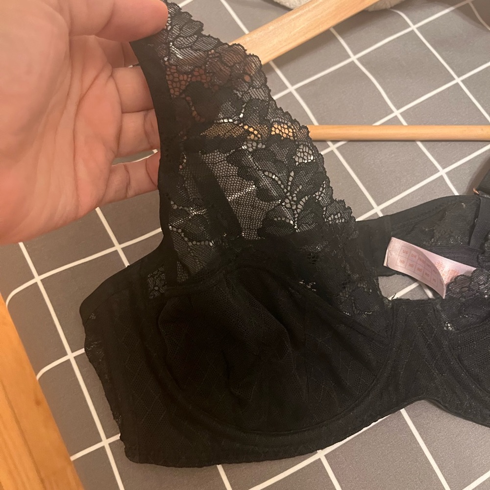 Savage x Fenty black lace bra NWOT 36d
